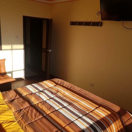 Hostal Madero El Alto מראה חיצוני תמונה